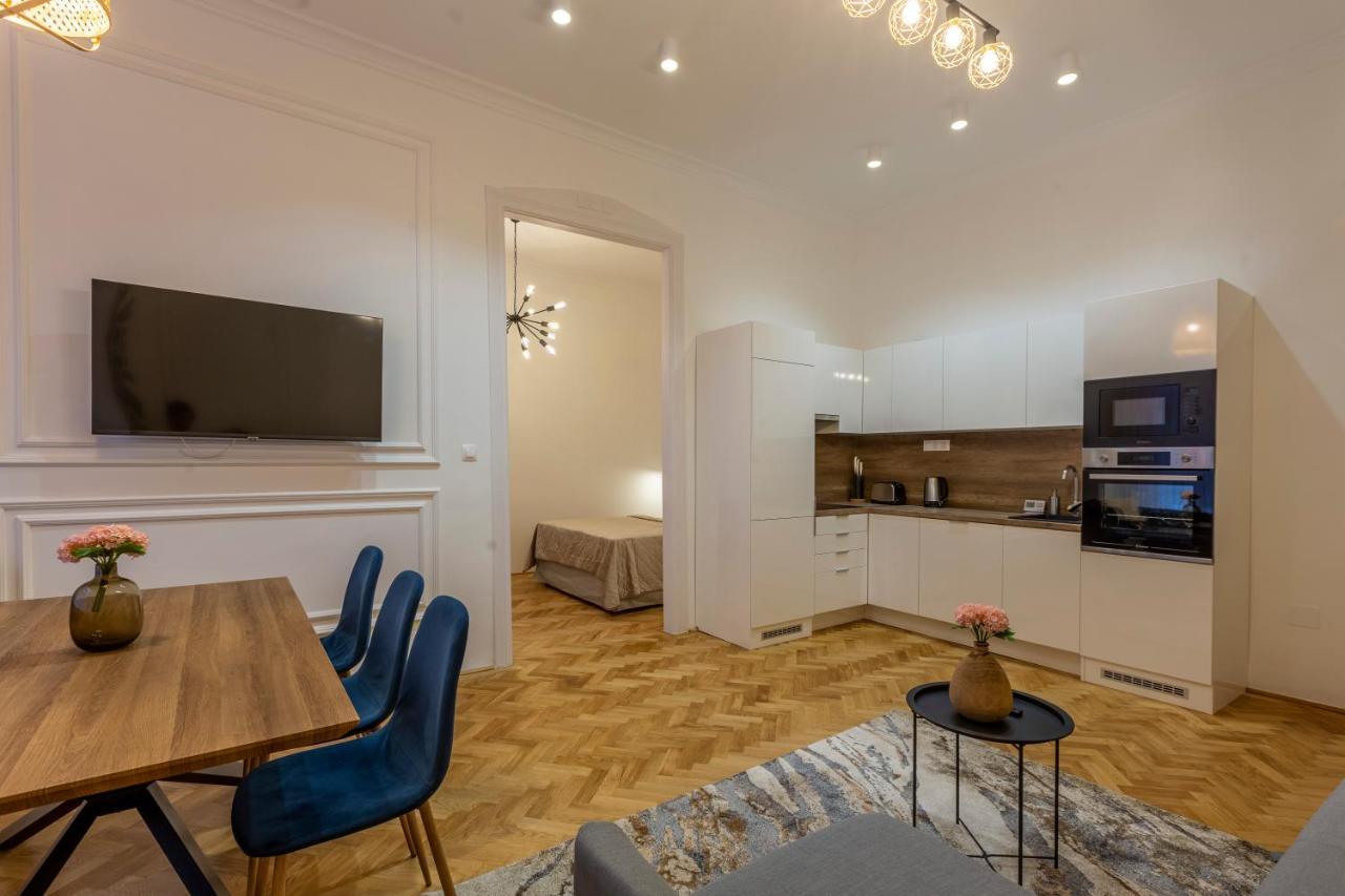 Glamorous Modern Apartment In The Hearth Of Budapest, Budapest